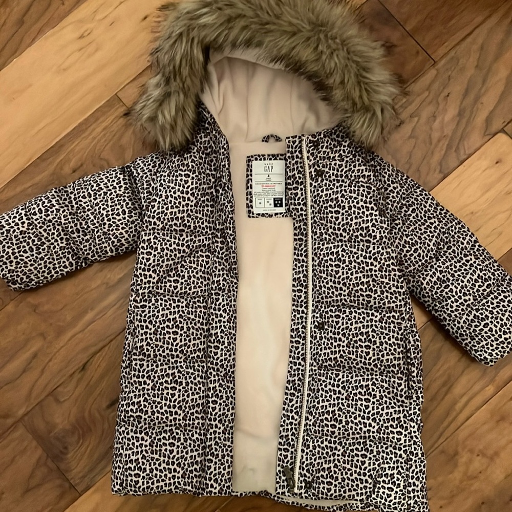 Gap kids mid-length puffer jacket w removable faux fur hood trim size 4 leopard
